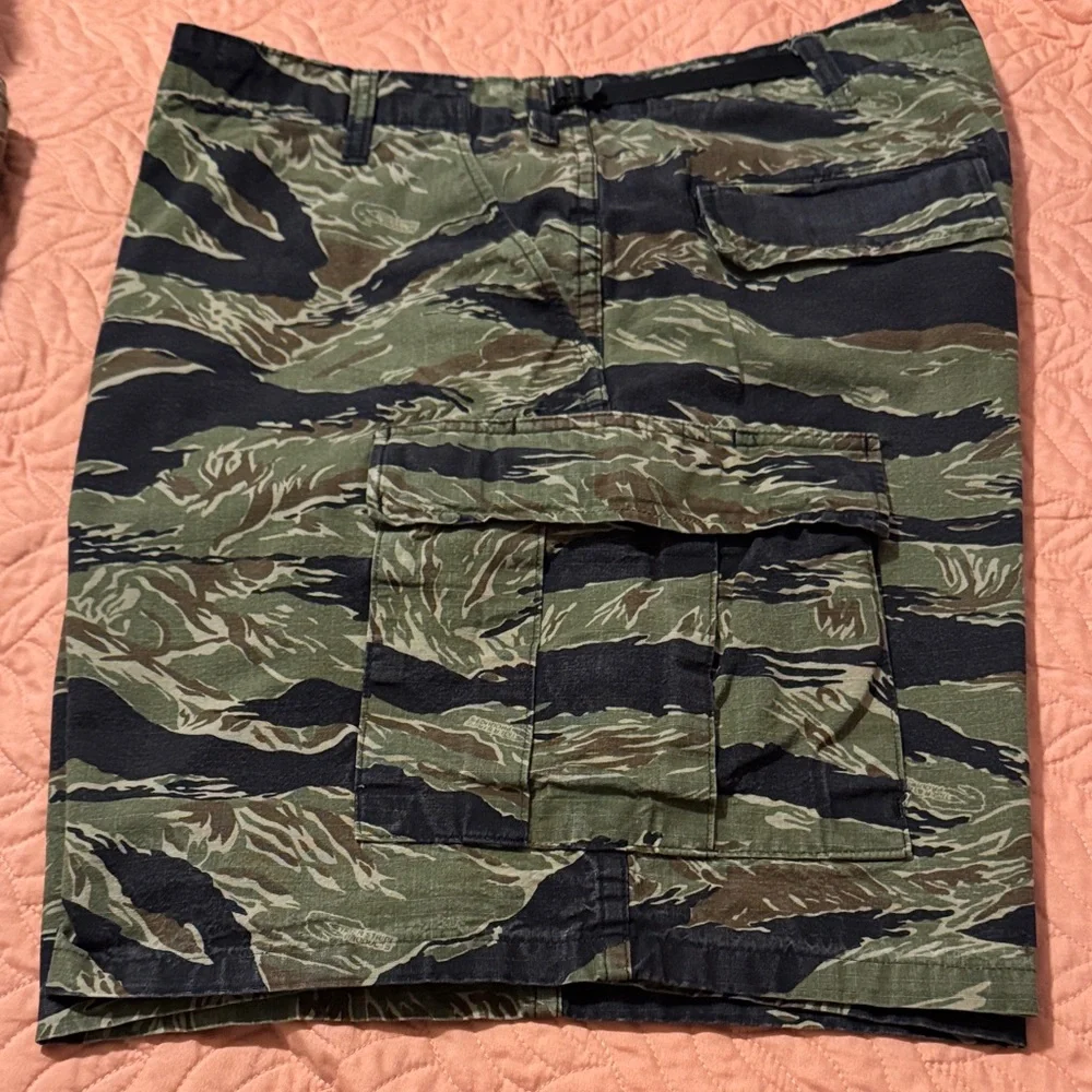 Men's Green Camouflage Cargo Shorts XL - Picture 11 of 11